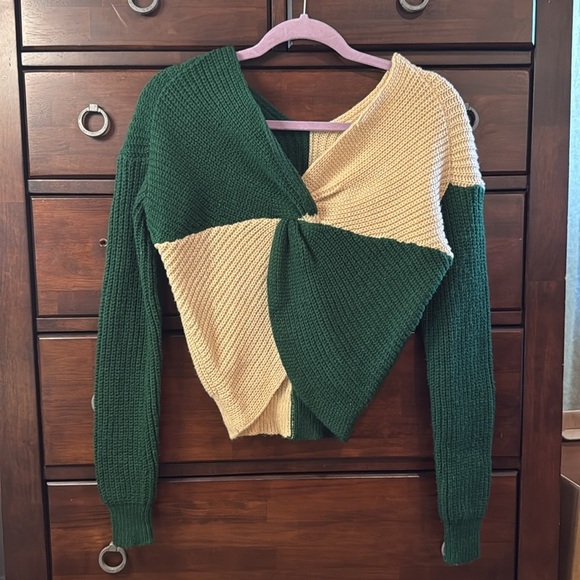 No Boundaries Two-Tone Green and Cream Sweater size XS - Picture 5 of 11